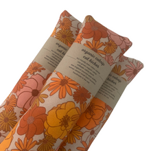 Load image into Gallery viewer, Granny midge cat kicker. Ciao Gatto Cat Market — The Classic Organic Cat Kicker
The Ultimate in Refined Feline Indulgence
Elevate your cat’s playtime with the Ciao Gatto Classic Organic Cat Kicker — a thoughtfully handcrafted toy designed for the most discerning feline connoisseurs. Every detail is a testament to quality, craftsmanship, and eco-conscious luxury.
Meticulously handcrafted in small batches, each kicker is a celebration of natural luxury: approximately 10” by 2”, designed for rigorous play and