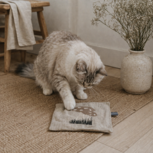 Load image into Gallery viewer, kattprassel cloth - skogssvamp - organic catnip crinkle cloth