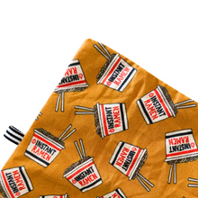 Load image into Gallery viewer, kattprassel cloth - nellie’s noodles - organic catnip crinkle cloth
