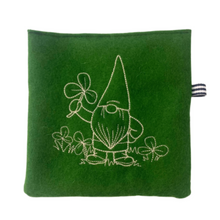 Load image into Gallery viewer, kattprassel cloth wool - normie gnome - organic catnip crinkle cloth