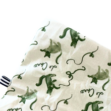 Load image into Gallery viewer, kattprassel cloth - miette le chat - organic catnip crinkle cloth
