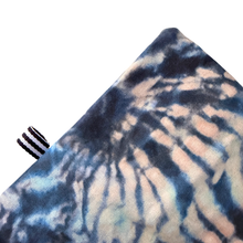Load image into Gallery viewer, kattprassel cloth - tie dye - organic catnip crinkle cloth